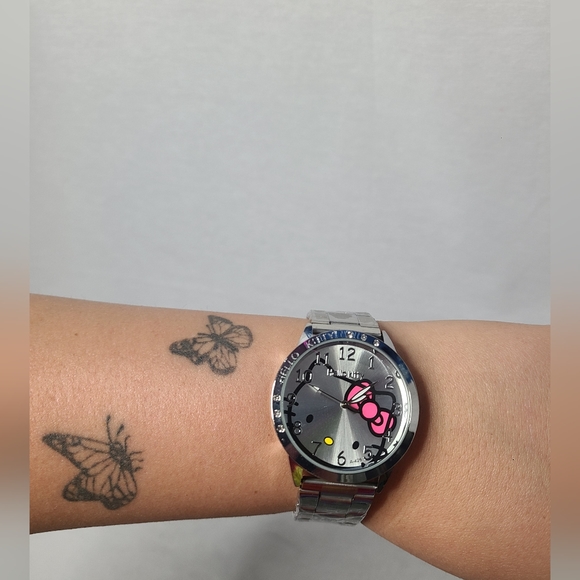 Brand new Sanrio Hello Kitty stainless steel watch - Picture 2 of 10